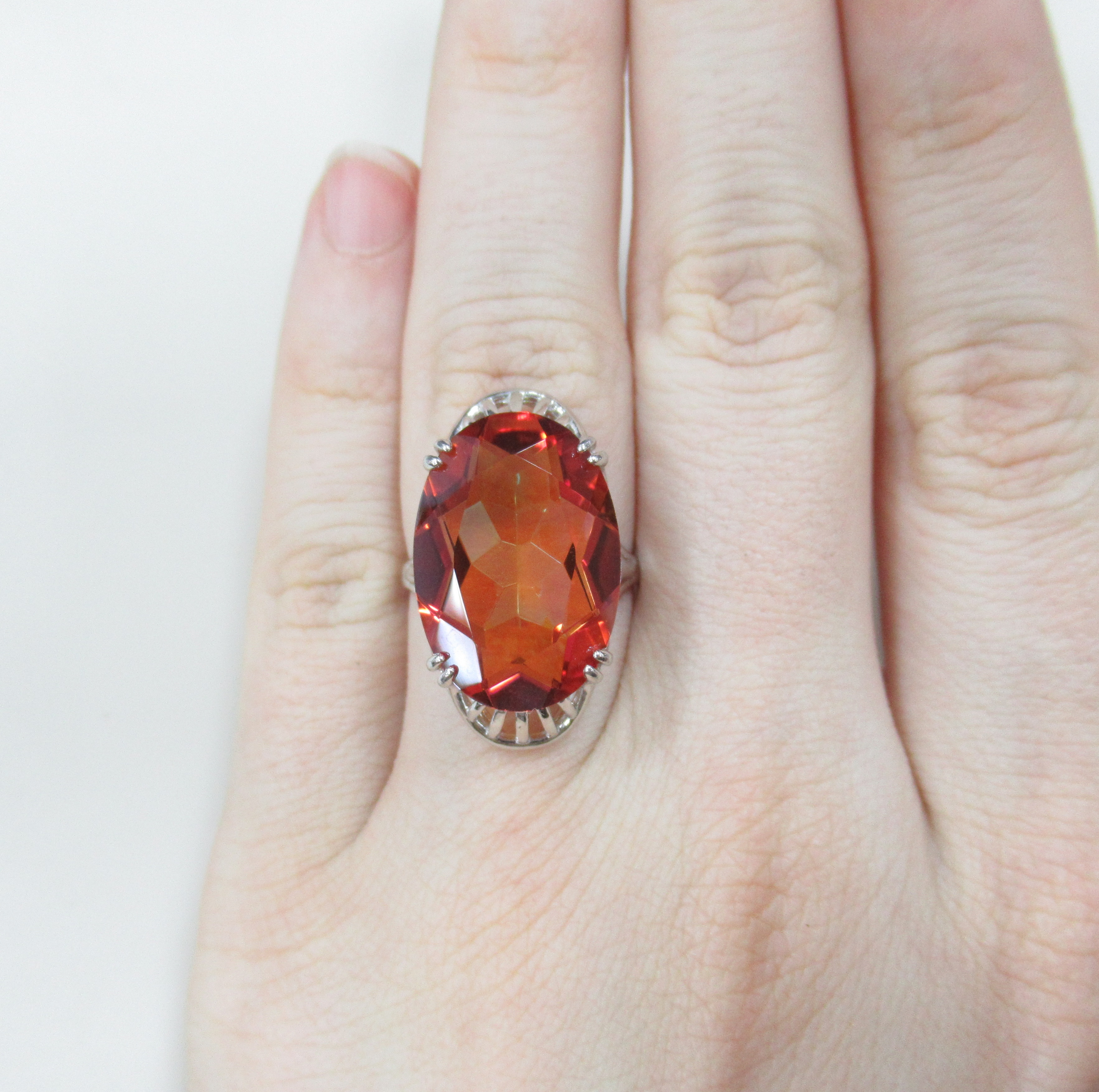 Серебряное кольцо с оранжевым горным хрусталем